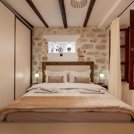 Quince&Sparkle Apartments Old Town Cattaro Esterno foto