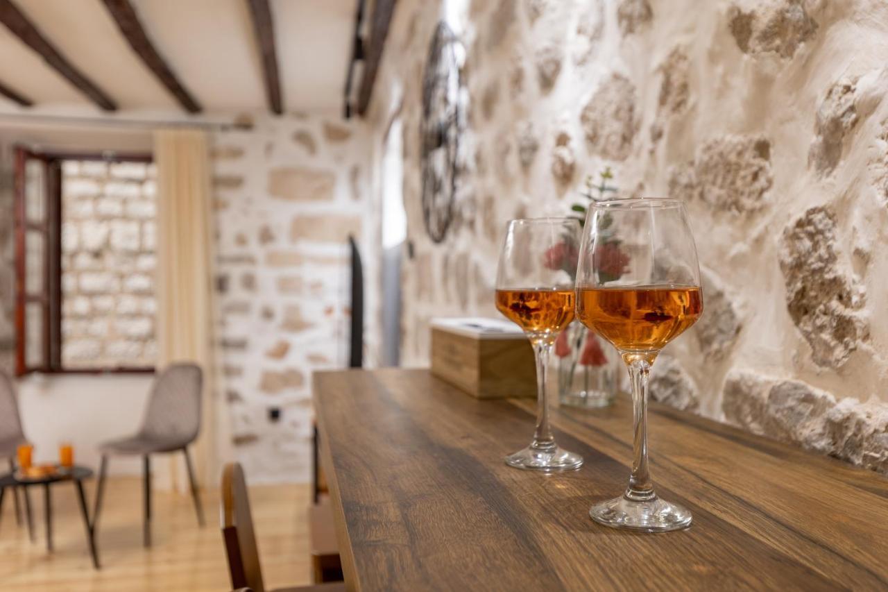 Quince&Sparkle Apartments Old Town Cattaro Esterno foto
